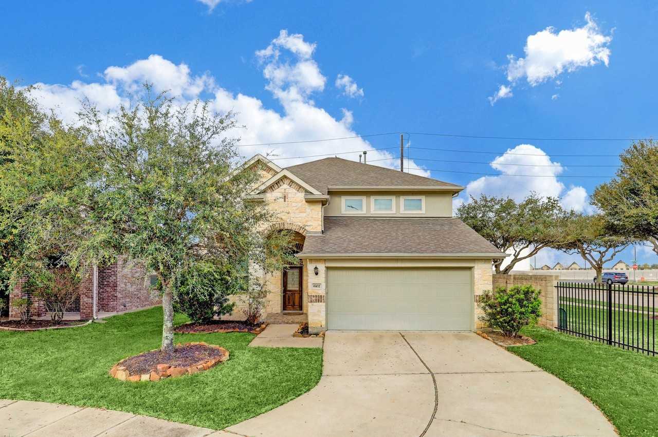 6102 Nicholas Ln - Photo 2 of 33