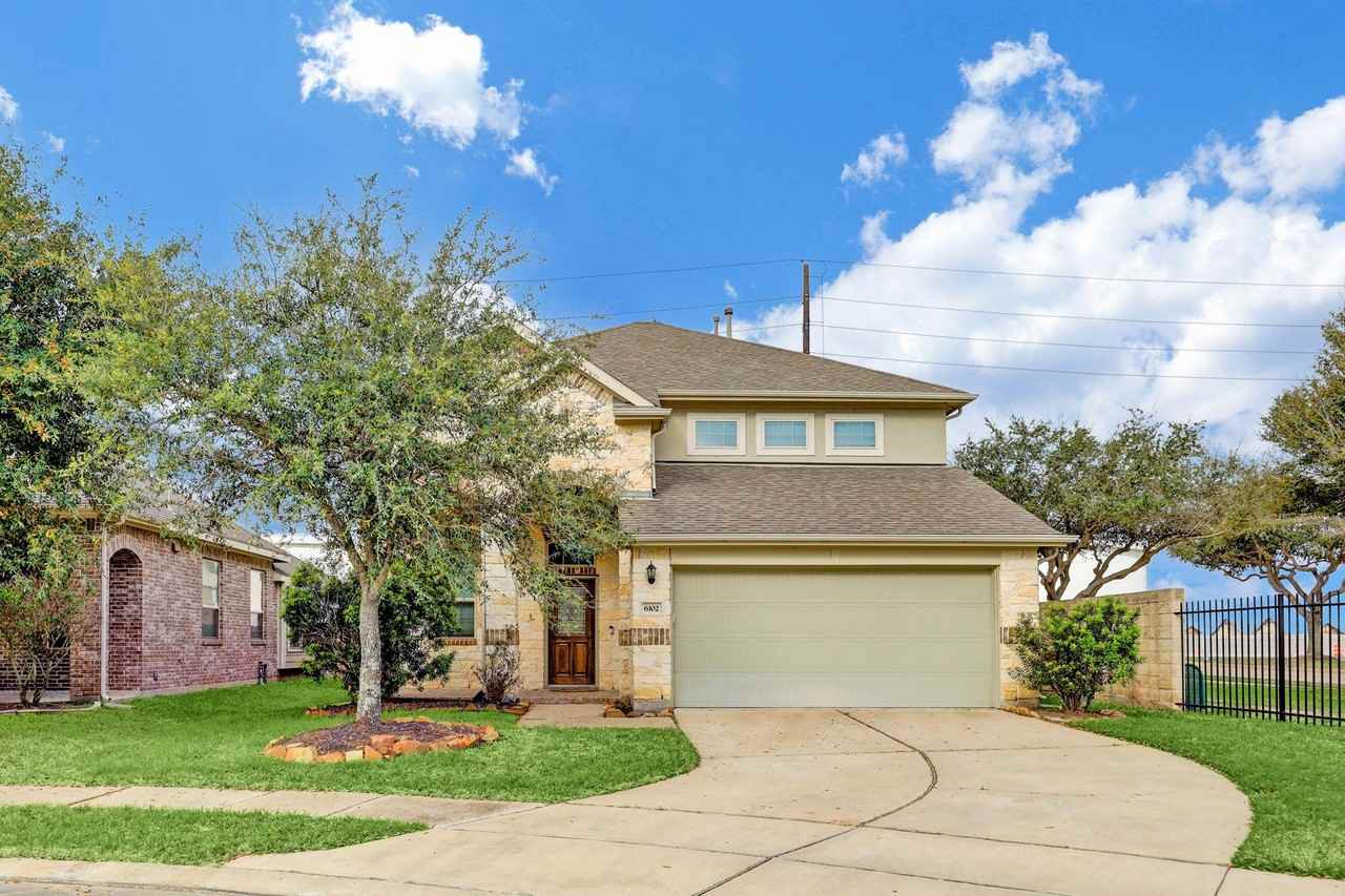 6102 Nicholas Ln - Photo 3 of 33