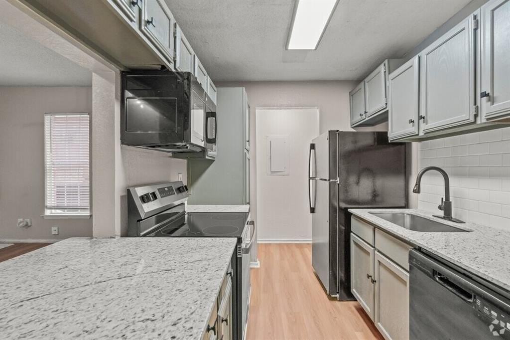 7050 John T White Rd - Photo 2 of 7