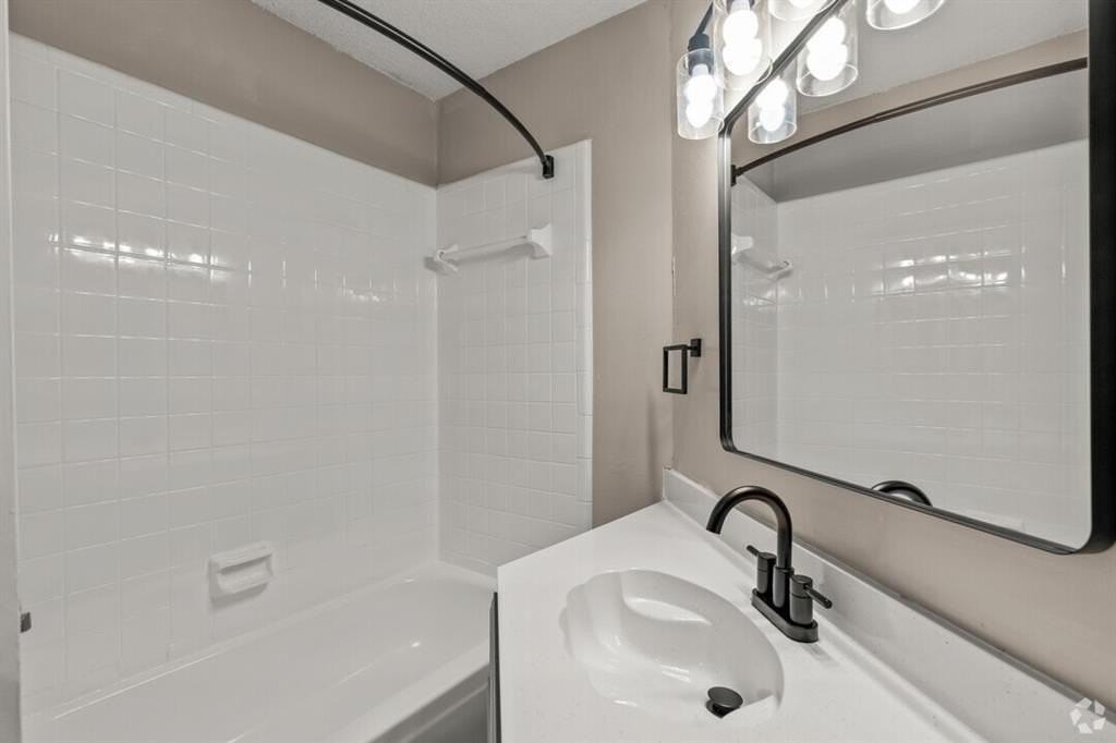 7050 John T White Rd - Photo 6 of 7