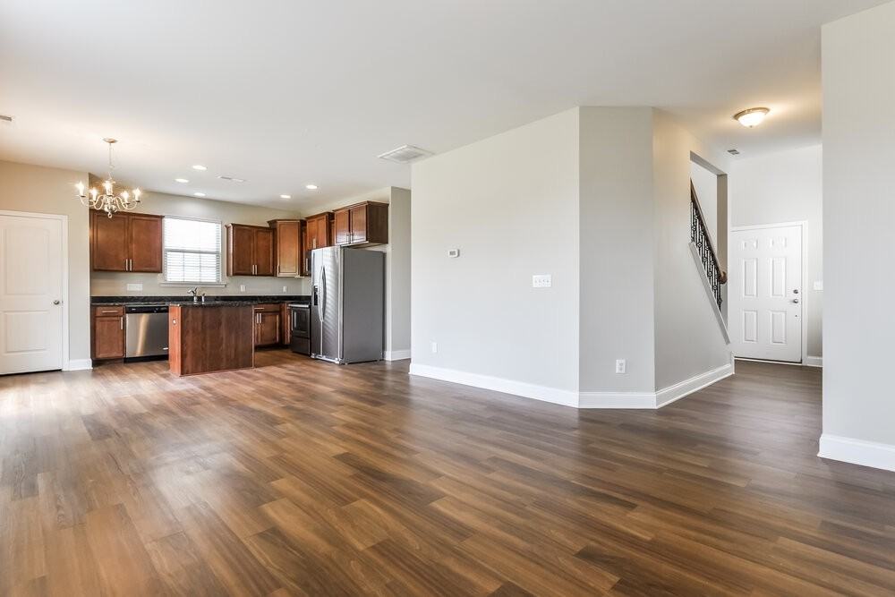 58 Knoll Ct - Photo 4 of 15