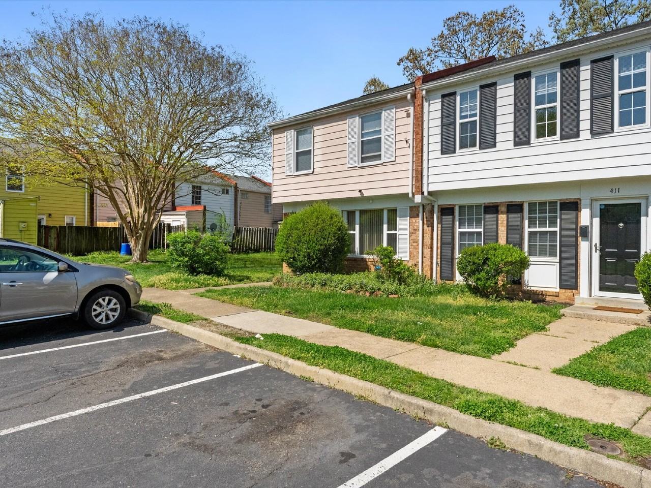 411 Roxana Rd - Photo 3 of 23