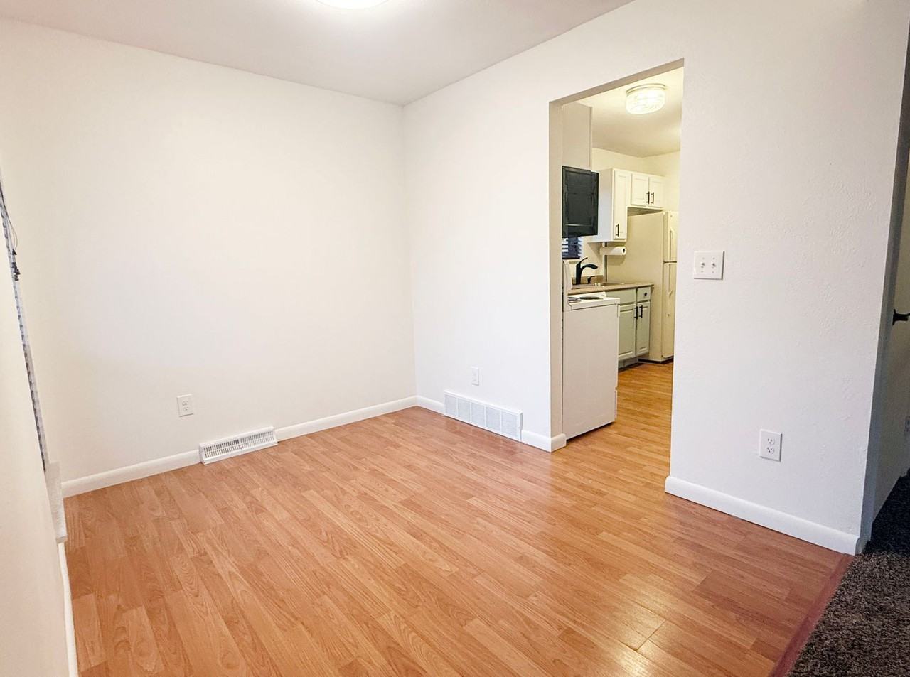 6498 Welch Ct - Photo 6 of 31