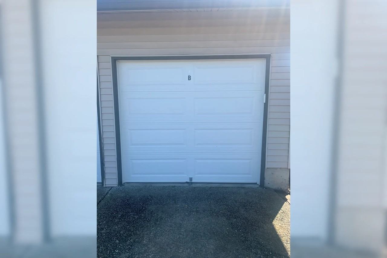 411 Lola St Apt B - Photo 2 of 14