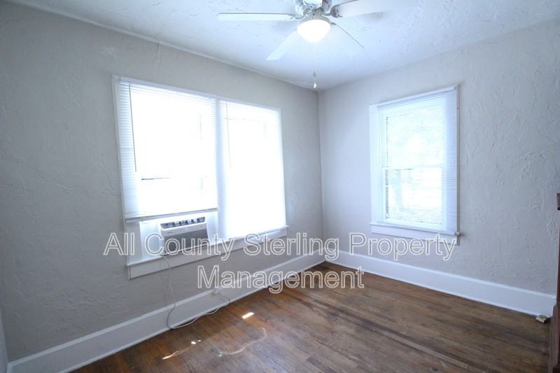 707 Nw 2nd Ave #102 - Photo 3 of 11