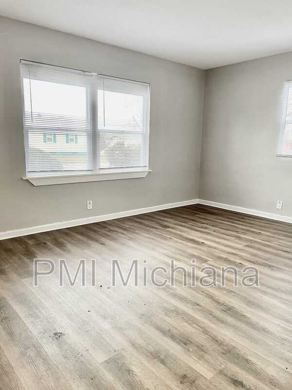 110 N Gladstone Ave - Photo 3 of 20