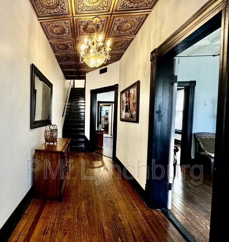 1316 Harrison St - Photo 3 of 18