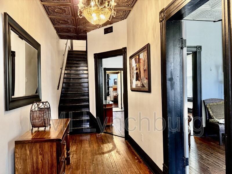 1316 Harrison St - Photo 4 of 18