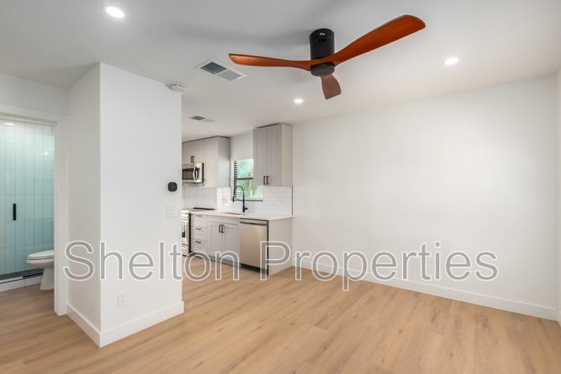 616 N 10th Ave #H - Photo 4 of 19