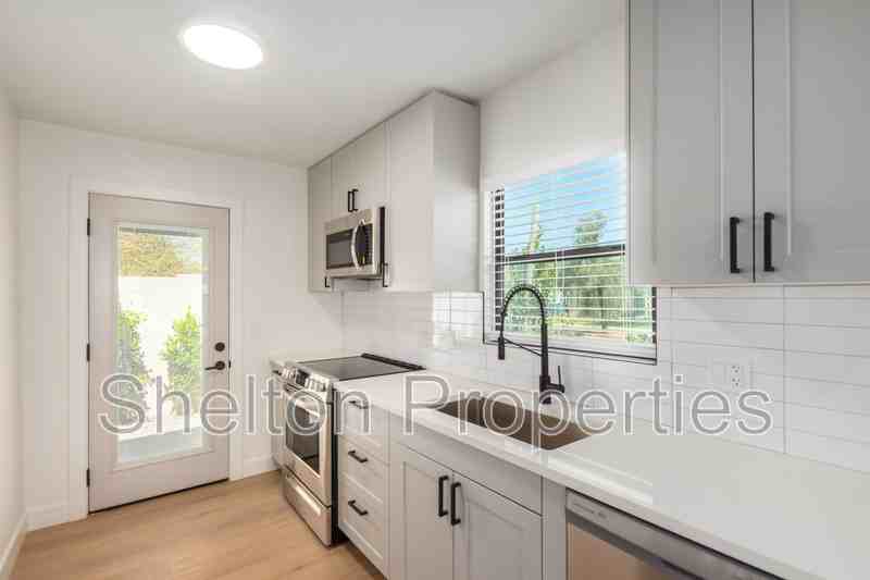 616 N 10th Ave #H - Photo 6 of 19