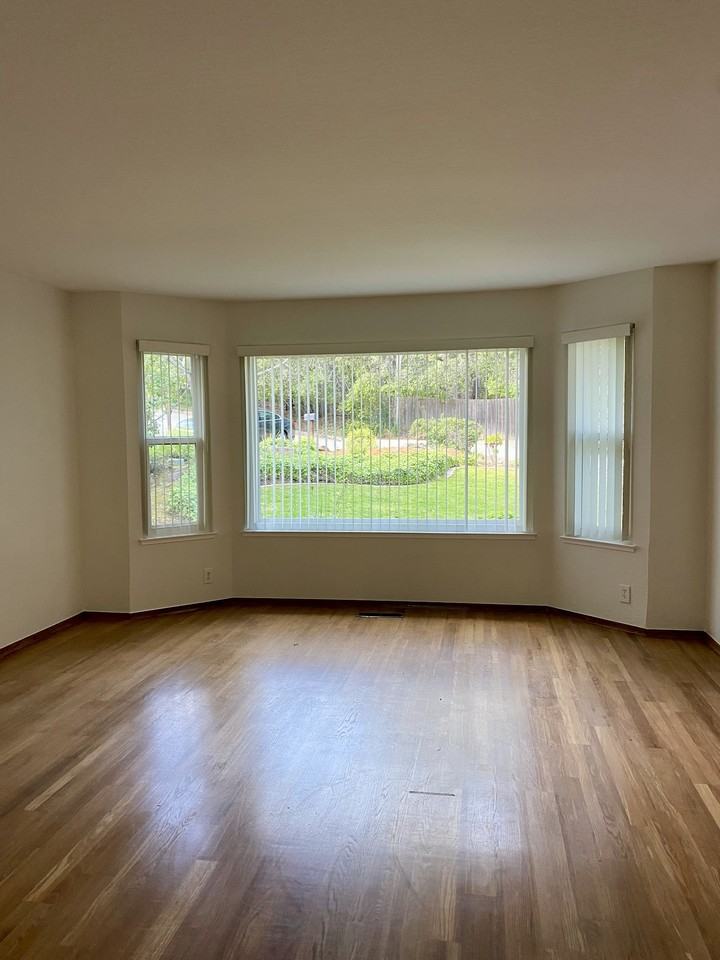 19930 Durham Ct - Photo 2 of 18