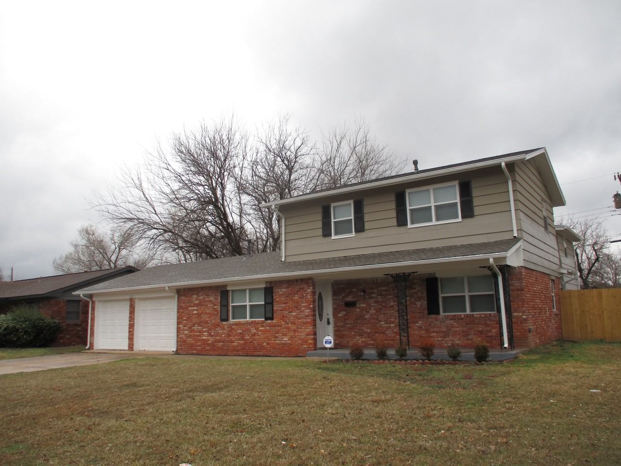 121 Bainbridge Rd - Photo 2 of 20