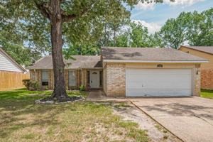 featured image of 2606 Lexington Woods Dr