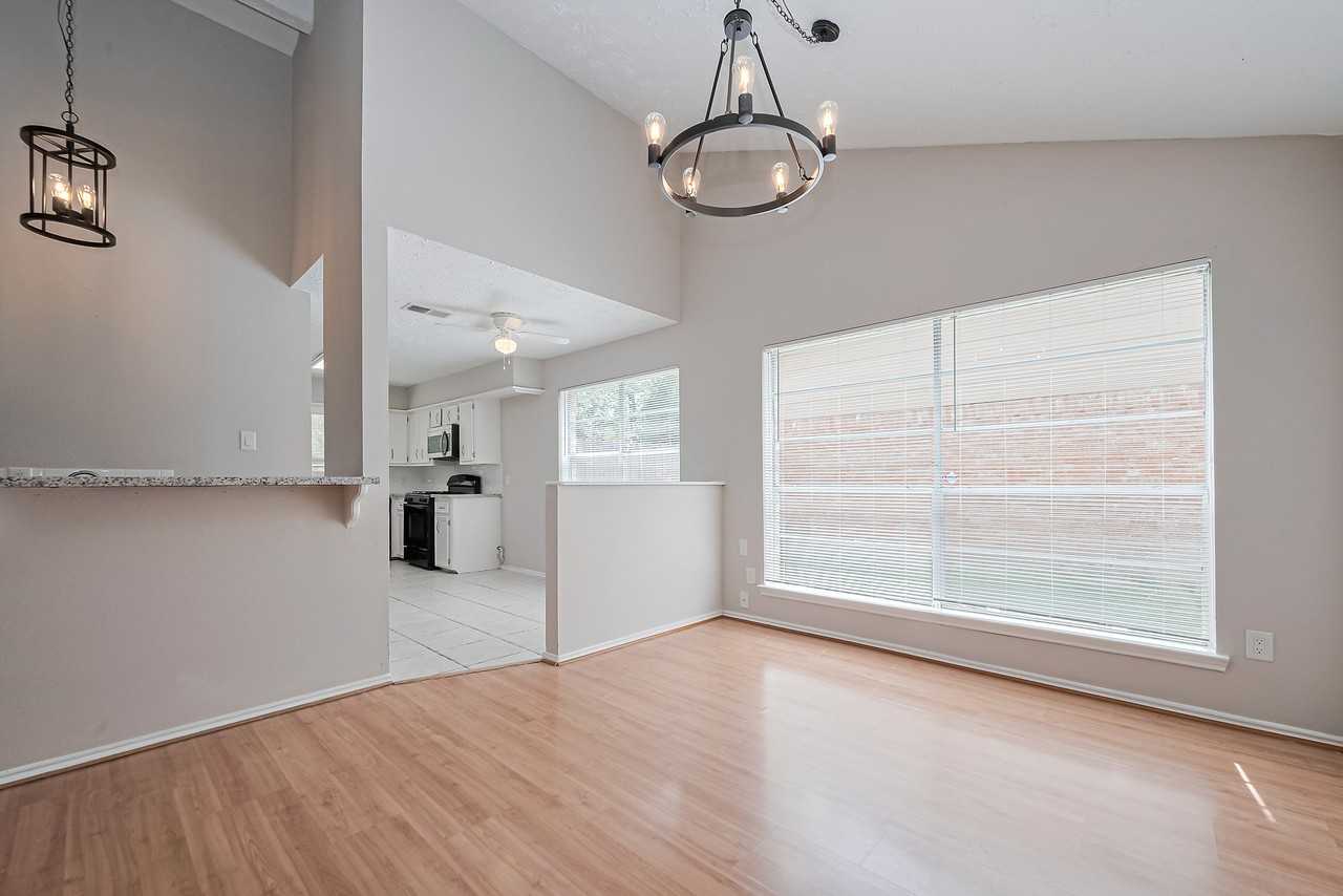 2606 Lexington Woods Dr - Photo 5 of 32