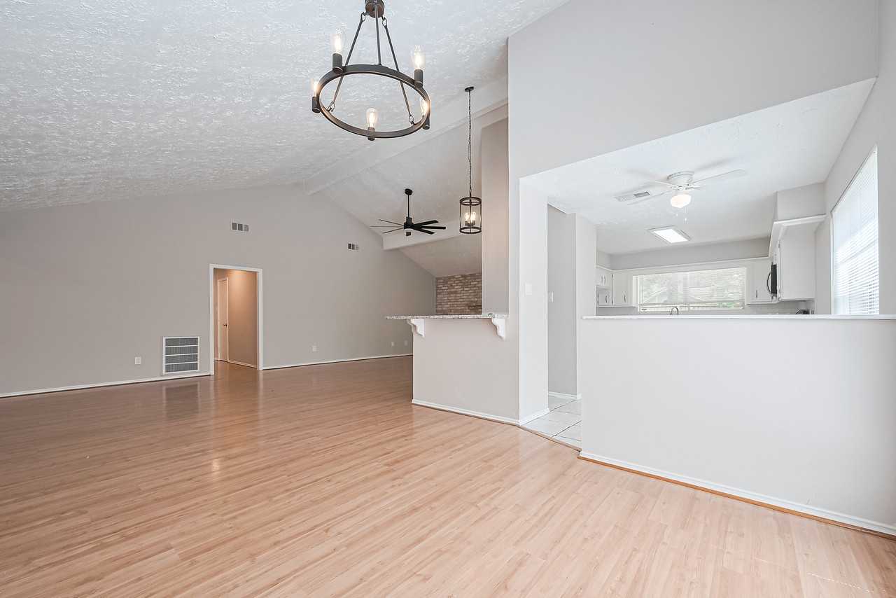 2606 Lexington Woods Dr - Photo 6 of 32