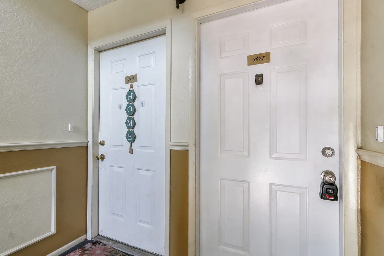 3977 Versailles Dr #3977F - Photo 2 of 28
