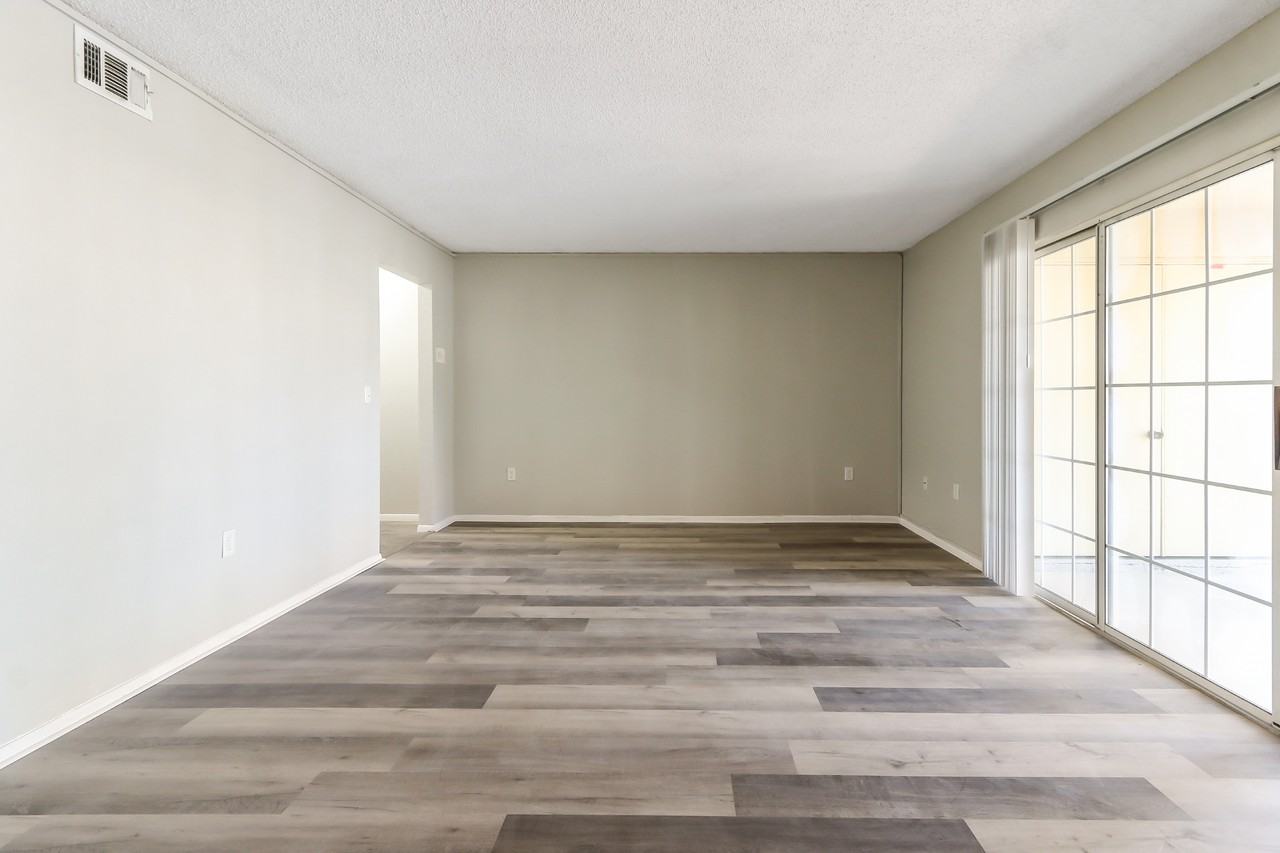 3977 Versailles Dr #3977F - Photo 3 of 28