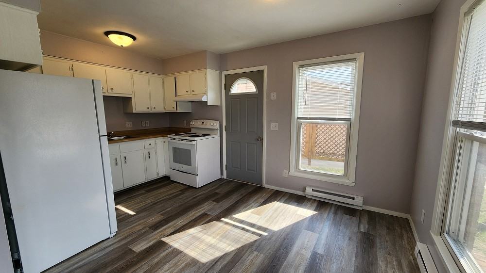 1036 Meadow St - Photo 4 of 11