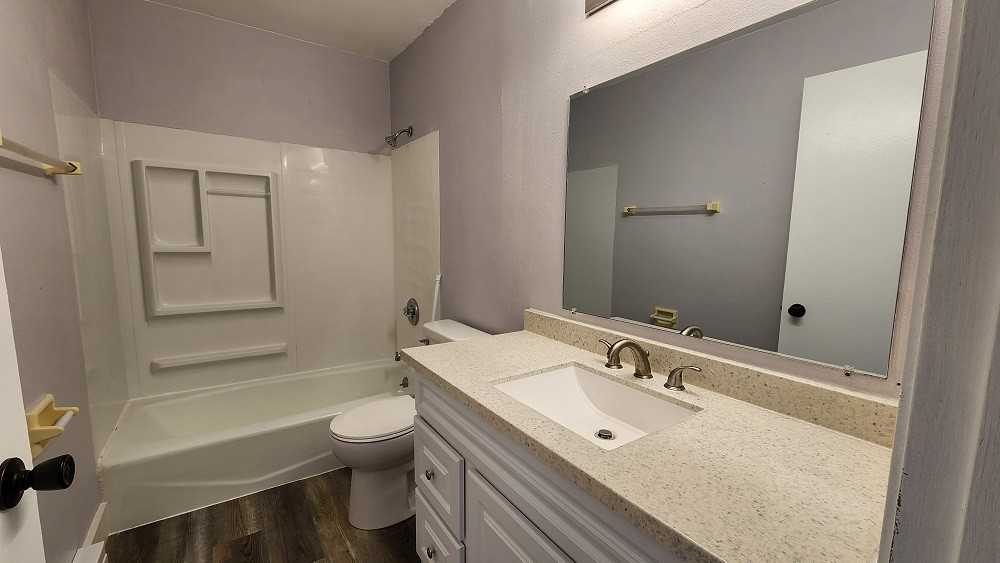 1036 Meadow St - Photo 7 of 11