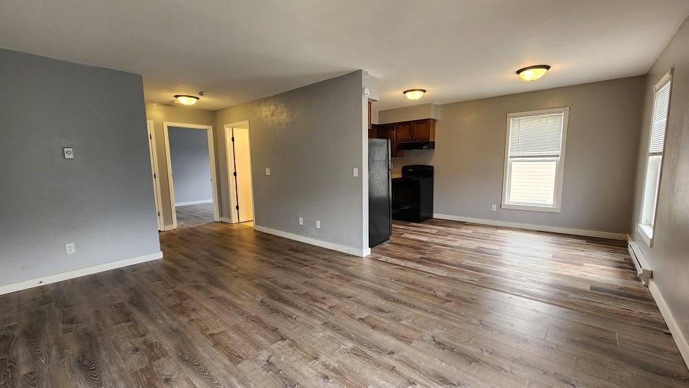 1040 Meadow St - Photo 3 of 7