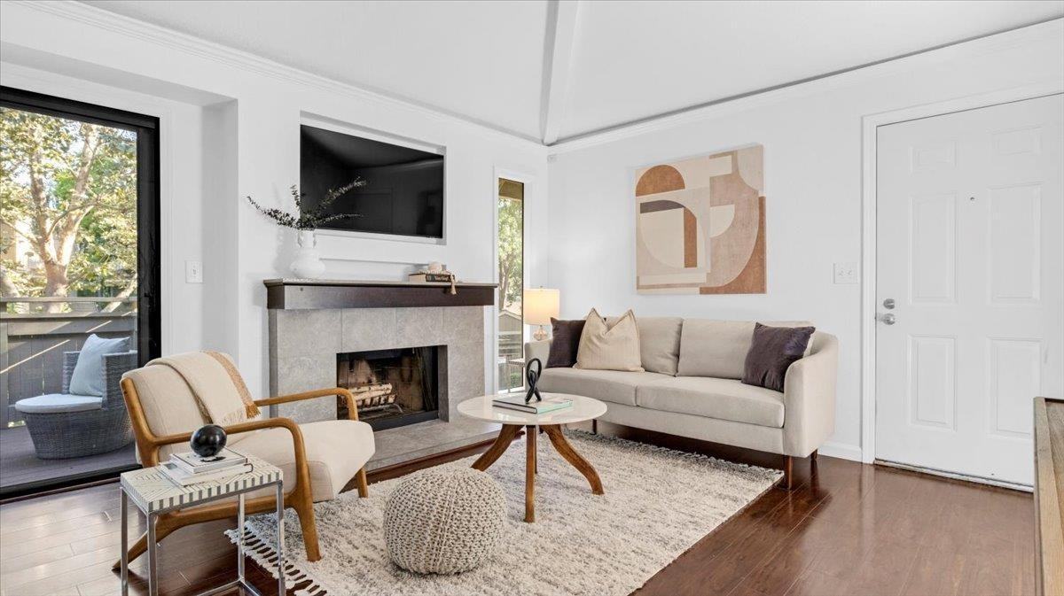 5717 Makati Cir - Photo 2 of 11