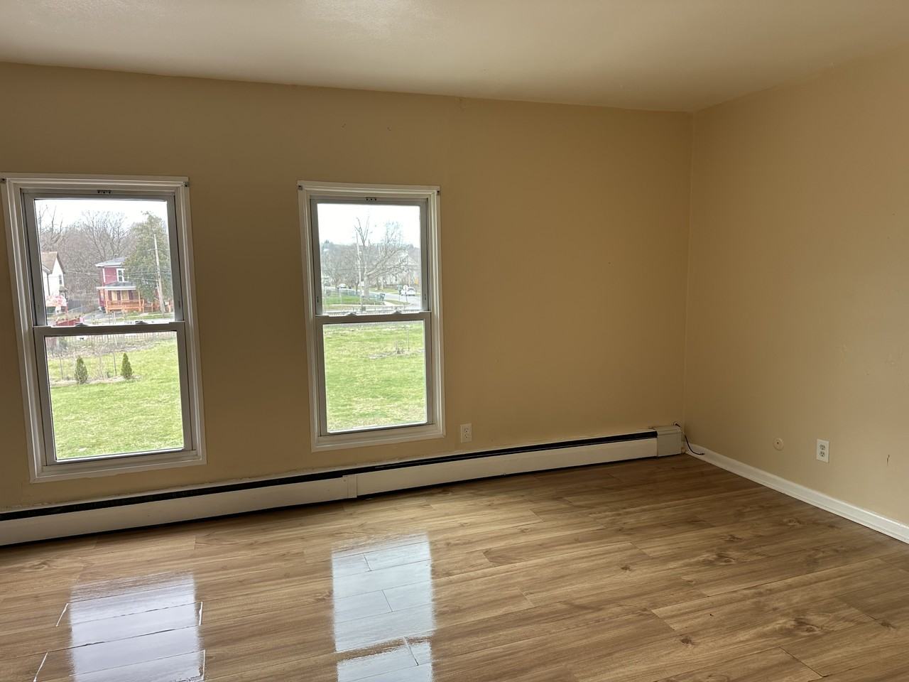 257 Furman St - Photo 7 of 11