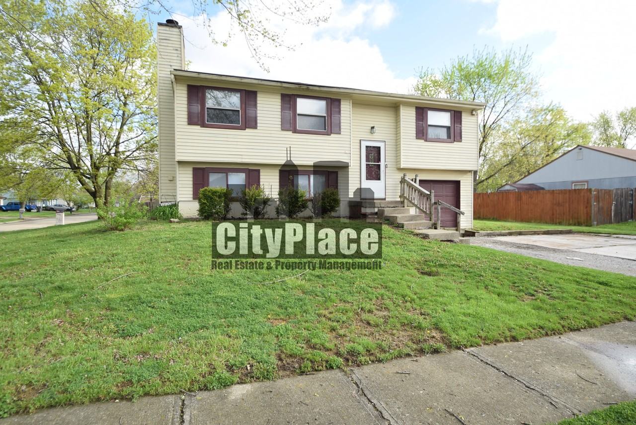 5702 Sage Ct - Photo 3 of 28