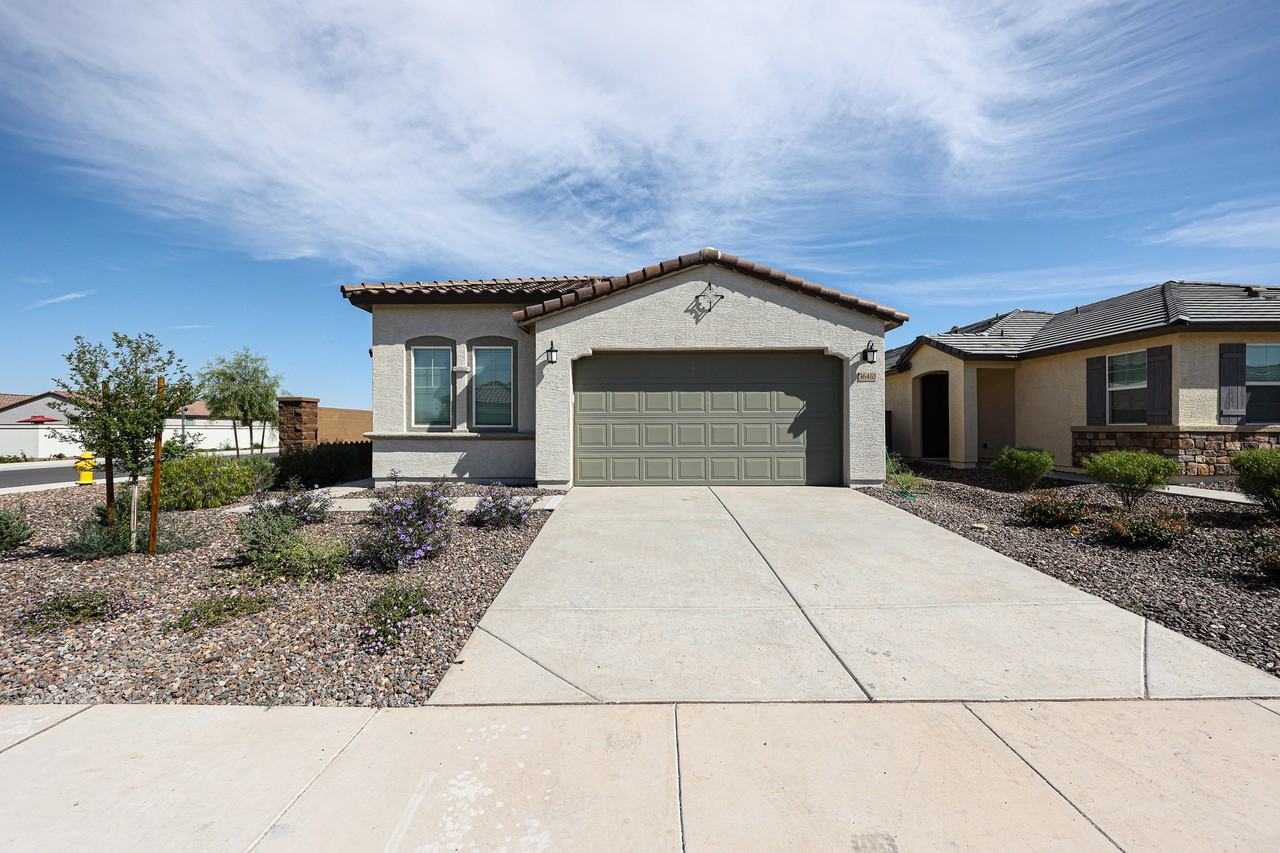 36410 W Leonessa Ave - Photo 3 of 39
