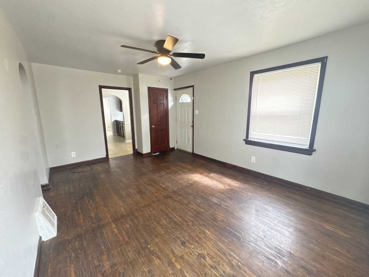 10193 Green Valley Dr - Photo 3 of 9