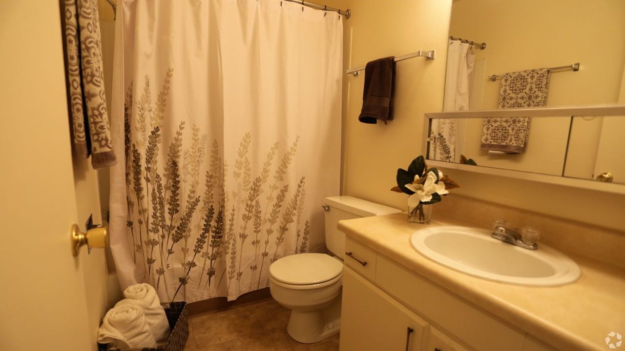 Fairway Tower & Manor Apartments - Photo 7 of 46