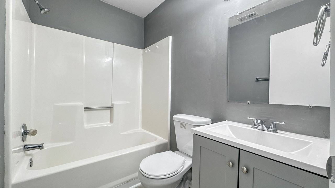 1100 Wilson Rd - Photo 6 of 50