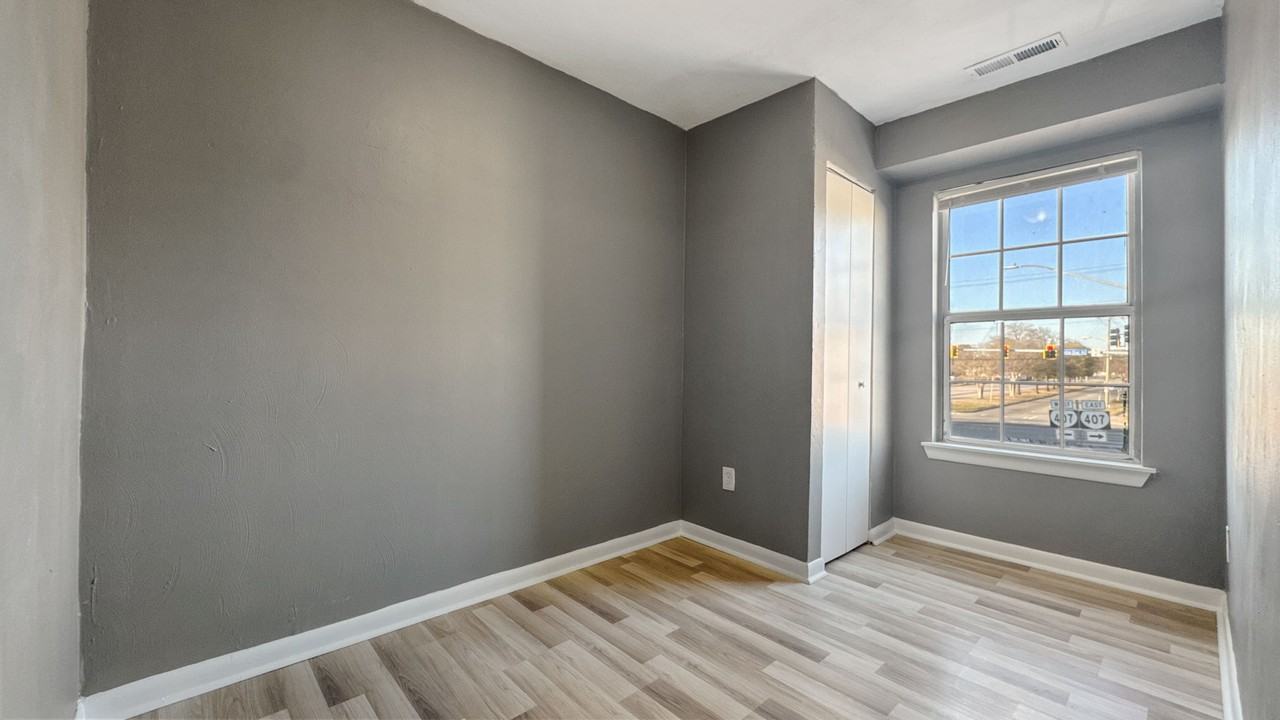 1100 Wilson Rd - Photo 7 of 50