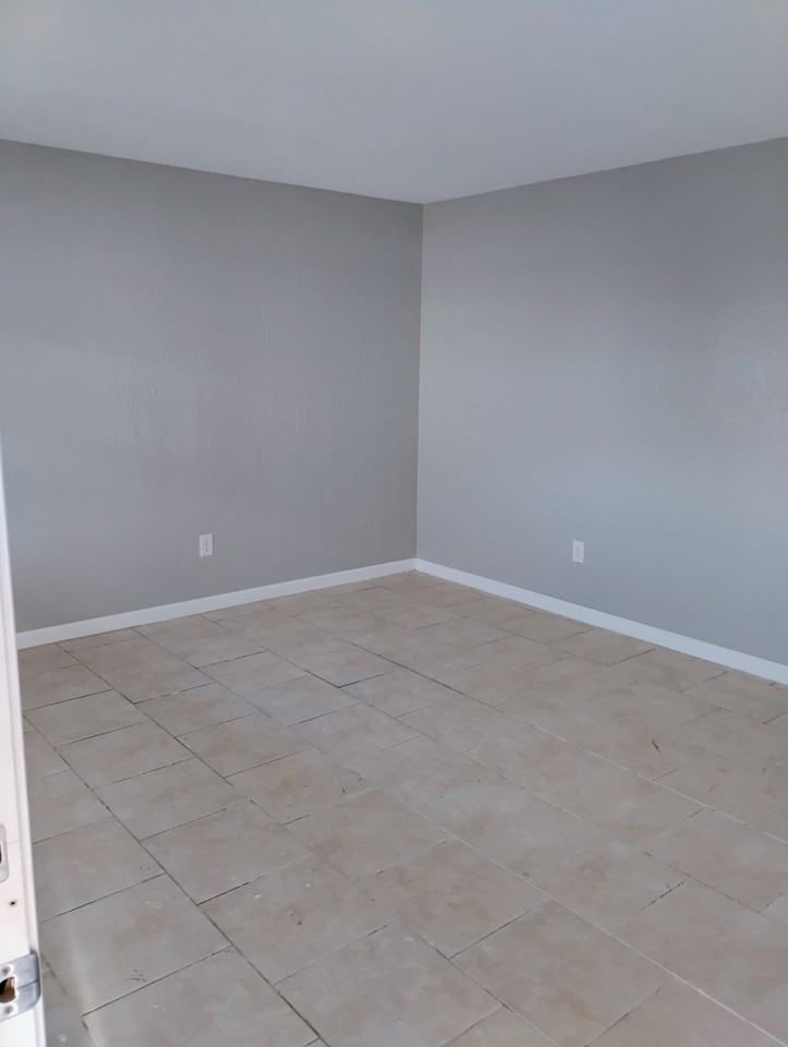 Lawton Courtyard Apartments - Photo 5 of 31