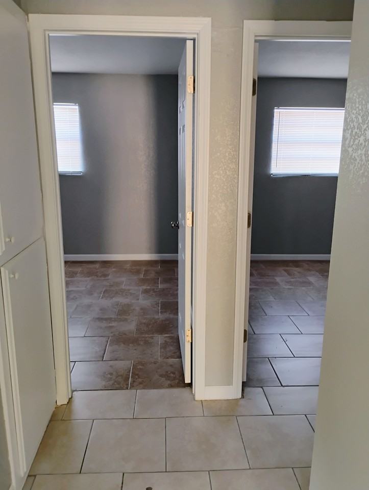 Lawton Courtyard Apartments - Photo 7 of 31