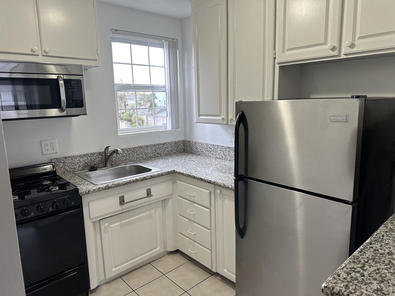 777 Seacoast Drive - Photo 6 of 15