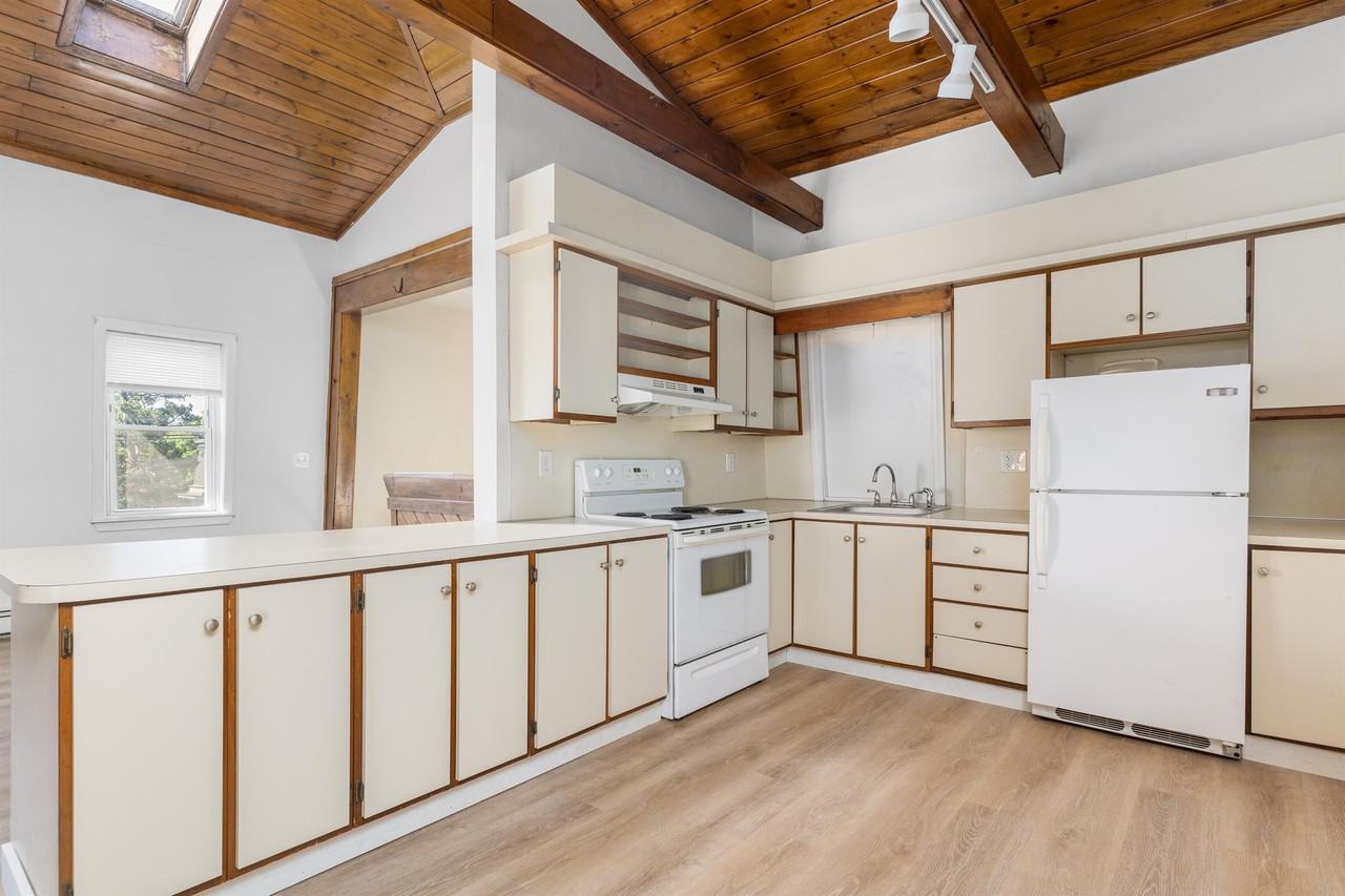 79 Oak Street - Photo 2 of 20