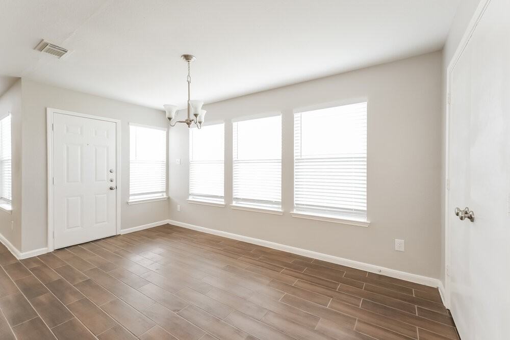 16102 Dawn Marie Ln - Photo 6 of 17