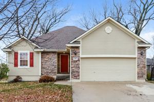 featured image of 512 Hibiscus Dr