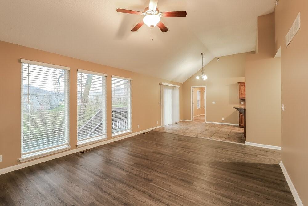 512 Hibiscus Dr - Photo 5 of 17