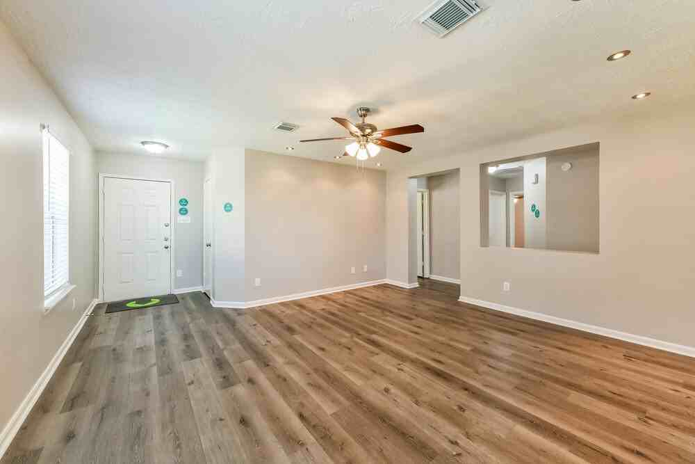 10247 Country Squire Blvd #1 - Photo 4 of 16