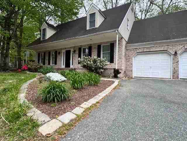 7047 Maple Ct - Photo 2 of 21