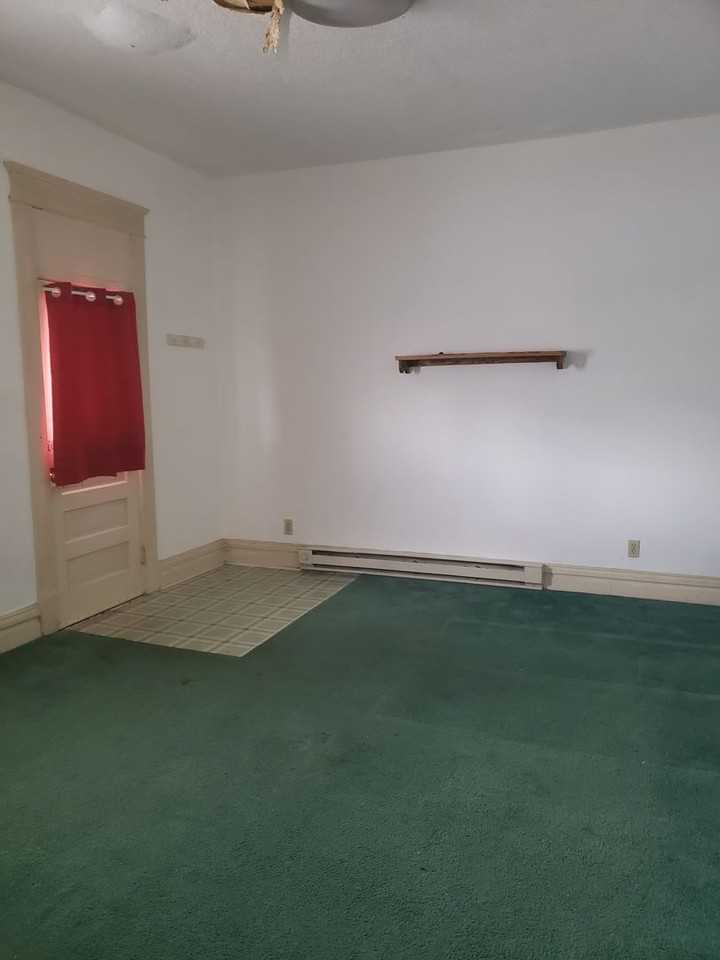 115 S Walnut St - Photo 2 of 6