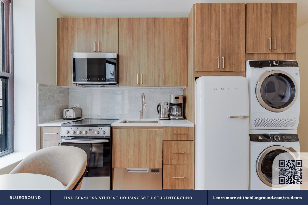 82 Washington Pl #1814 - Photo 6 of 15