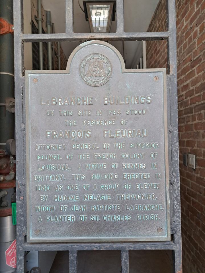 627 Saint Peter - Photo 2 of 51