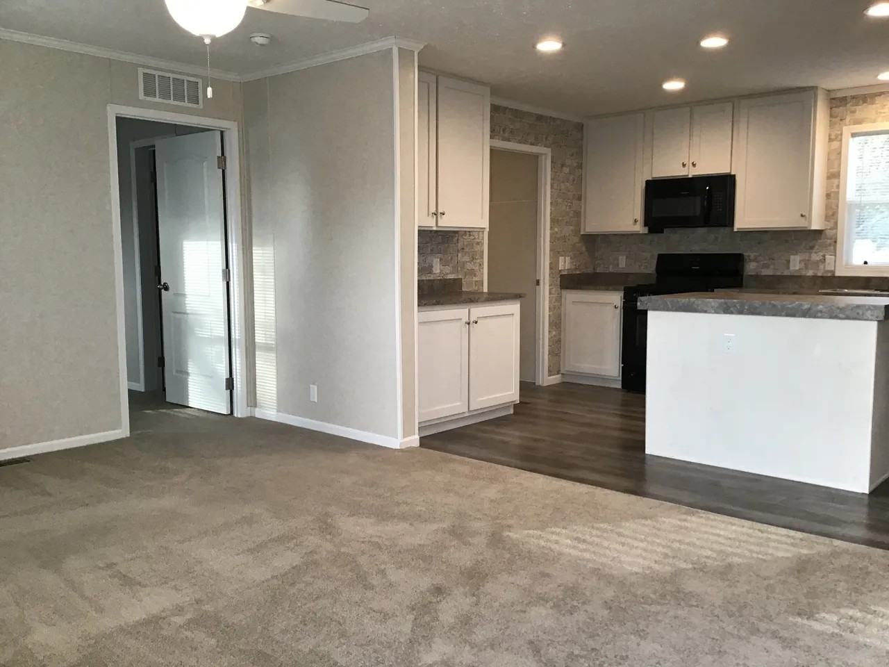 317 Se Autumn Park Dr #77 - Photo 6 of 28