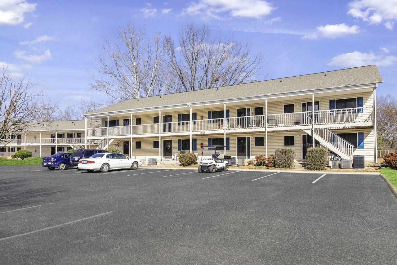 Signal Hill Apartments and Townhomes - Photo 5 of 52