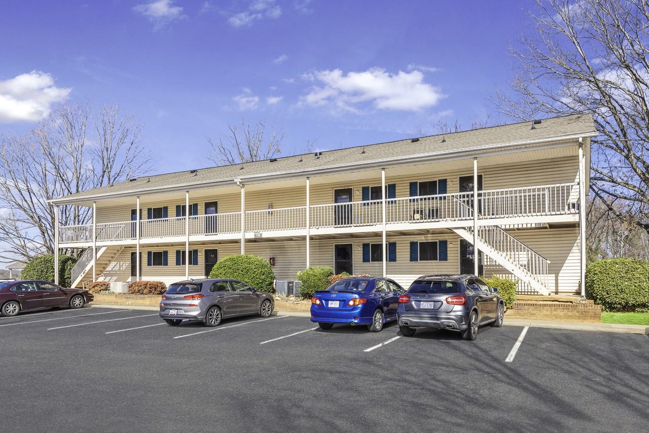Signal Hill Apartments and Townhomes - Photo 6 of 52