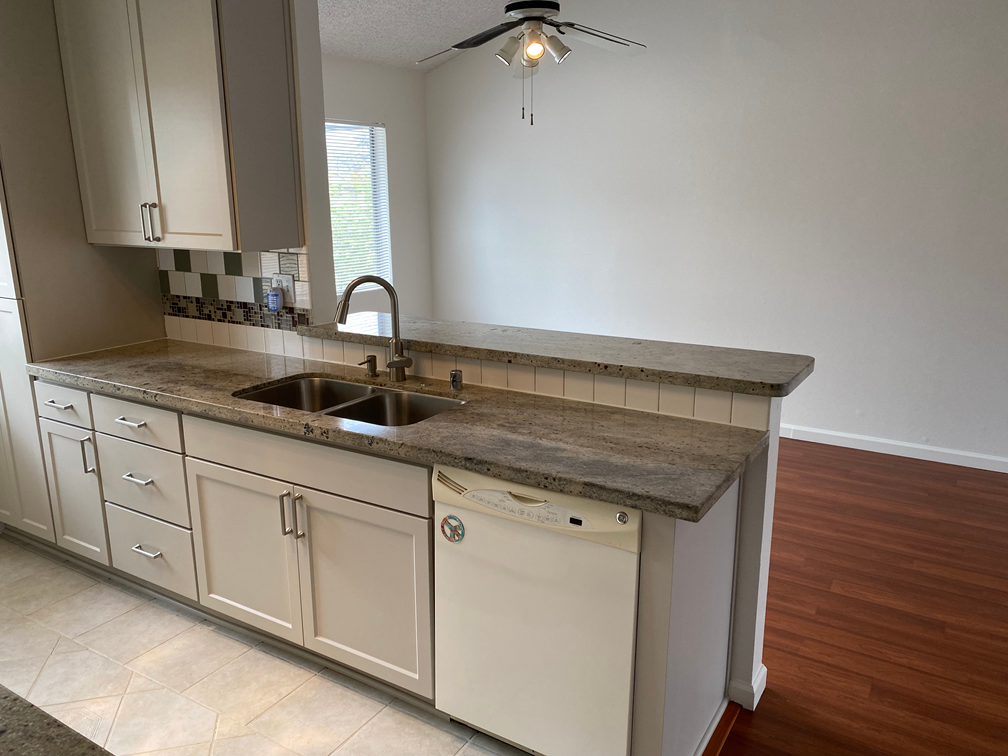 801 Newport Ave ##201 - Photo 4 of 11