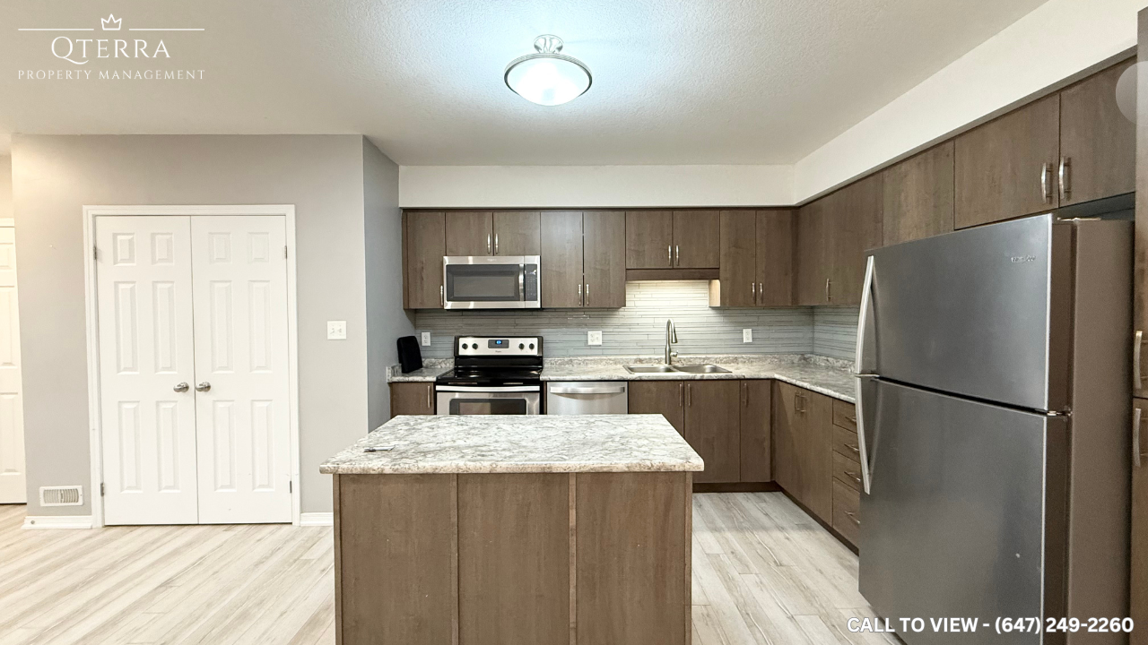 24H-1989 Ottawa St S, Kitchener, Ontario N2E 0G7 - Photo 2 of 11