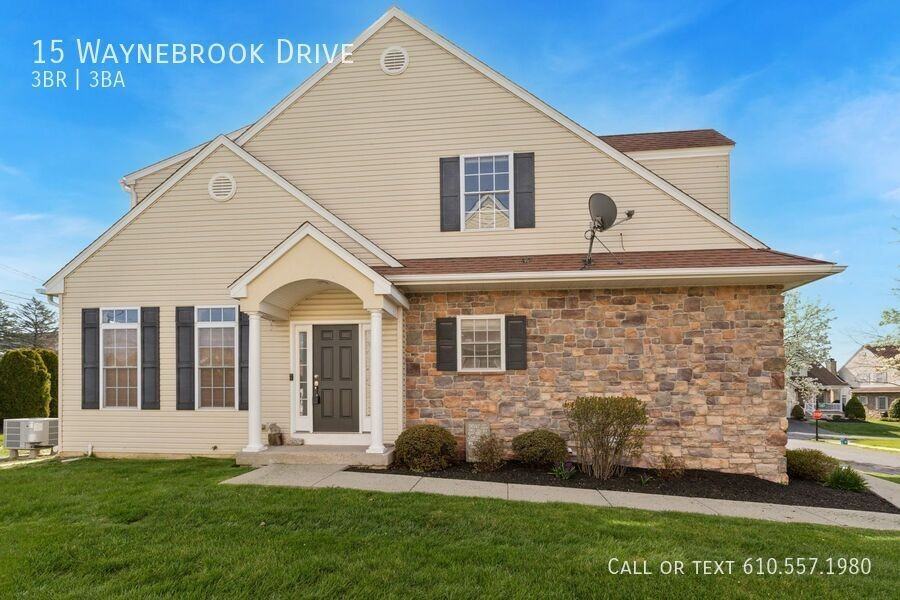15 Waynebrook Dr - Photo 2 of 27